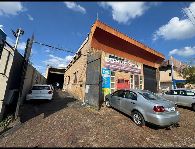 520M² WAREHOUSE TO LET IN PRETORIA WEST